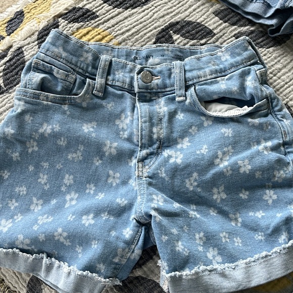 Old Navy bundle! 5 pairs of girls’ jeans shorts, size 12 - Picture 8 of 16